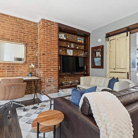 Beautiful 1-Br Flat Nestled Between Dupont & Logan Apartment Washington Exterior photo